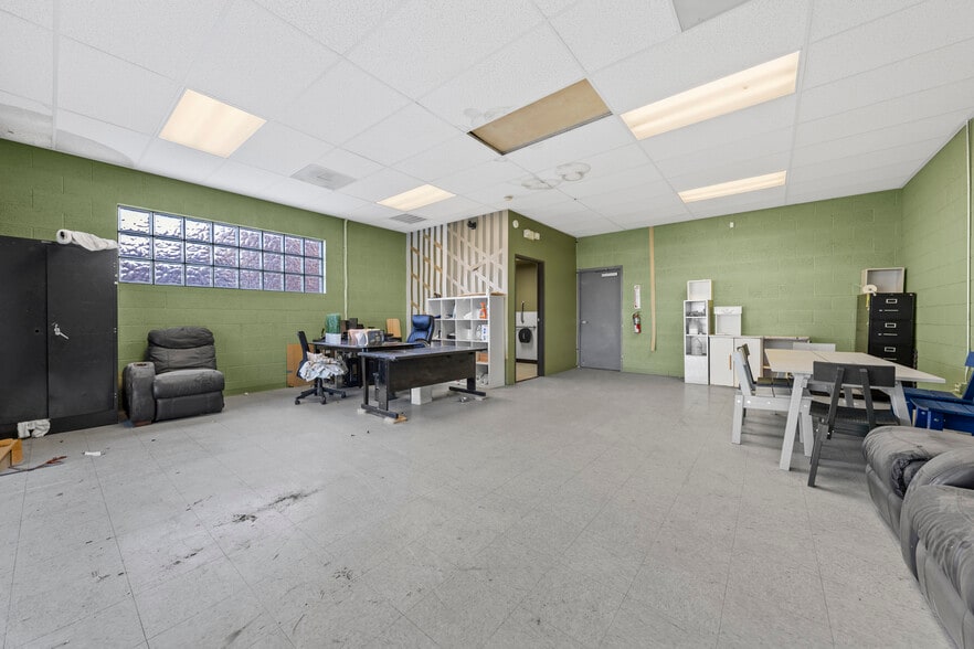 More Photos Of 2781 N Lamb Blvd, Las Vegas Distribution For Sale