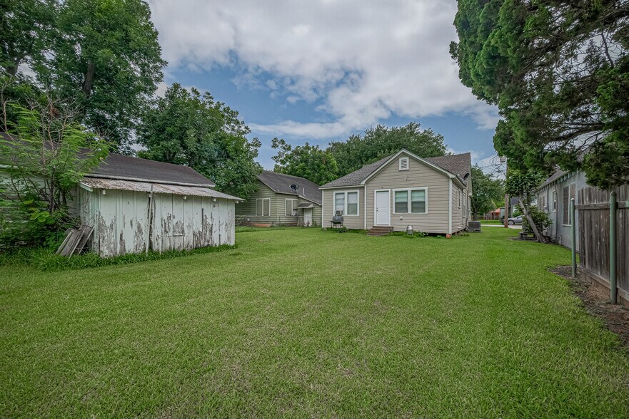 More Photos Of , Wharton Multifamily For Sale