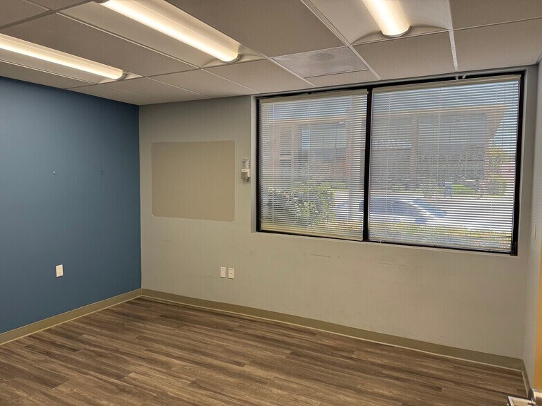 More Photos Of 9335 Reseda Blvd, Northridge Medical For Lease