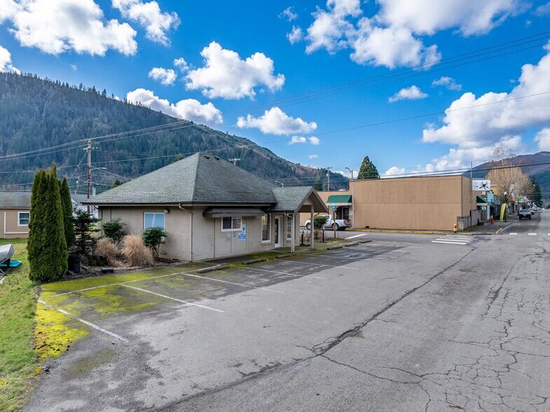 More Photos Of 101 E Main Ave, Morton Office For Sale