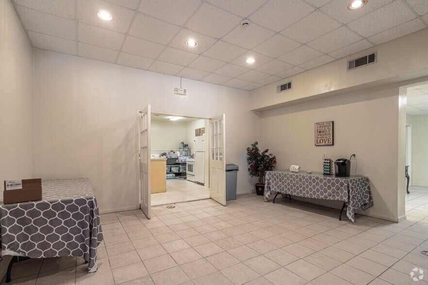 More Photos Of 322 Laurel St, La Marque Freestanding For Sale