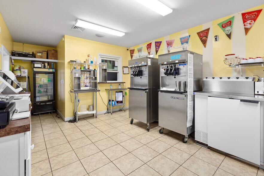 More Photos Of 6659 Westmoreland Rd, Rome Restaurant For Sale