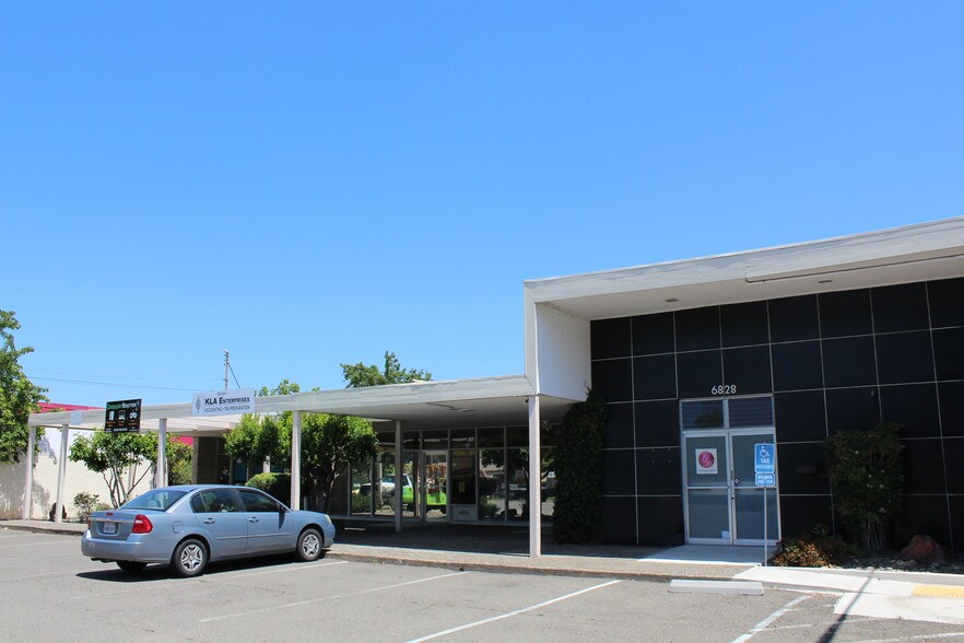 More Photos Of 6830-6834 Fair Oaks Blvd, Carmichael Office For Lease
