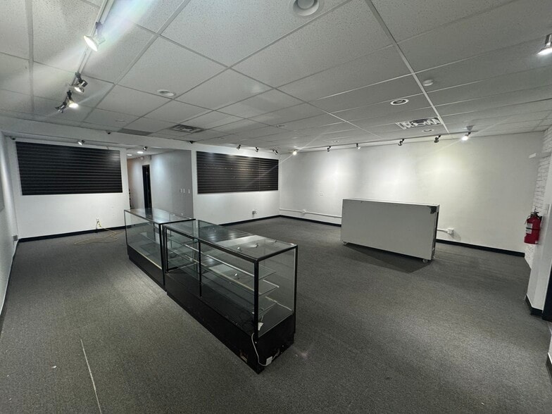 More Photos Of 2262 S Broadway, Denver Storefront For Sale