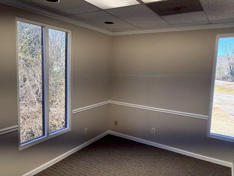More Photos Of 2313 Market Pl, Huntsville Office For Sale
