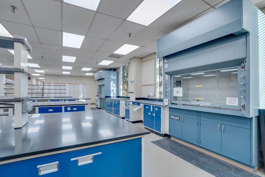 More Photos Of 3400 Westinghouse Blvd, Charlotte Manufacturing For Lease