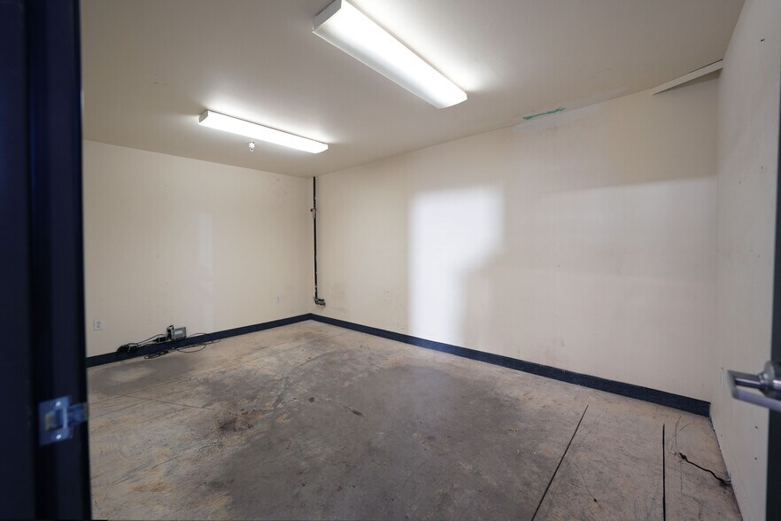 More Photos Of 974 Griffin St, Grover Beach Warehouse For Lease