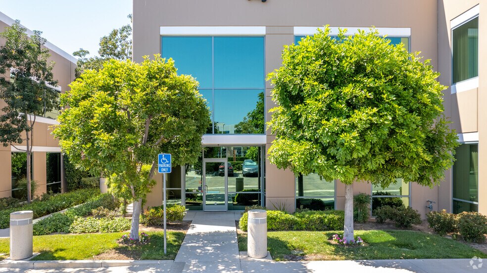 More Photos Of 15 Hubble, Irvine Coworking Space