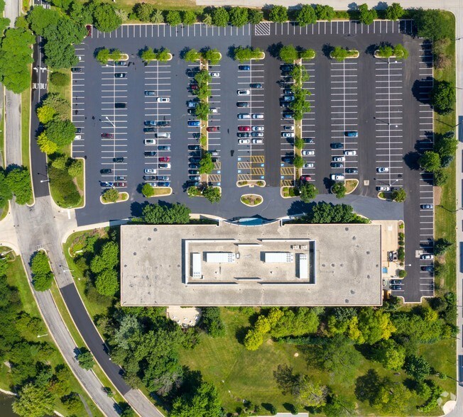 More Photos Of 10 Parkway Blvd N, Deerfield Office For Lease