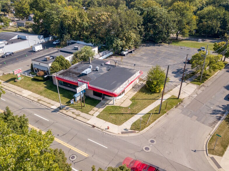 More Photos Of 1319 E Michigan Ave, Jackson Restaurant For Sale