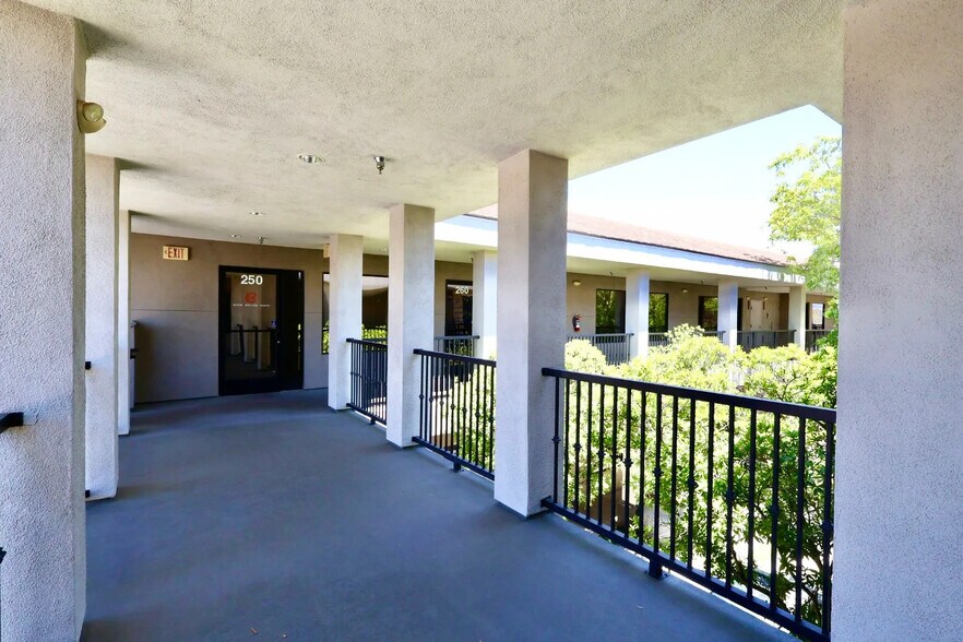 More Photos Of 8290 W Sahara Ave, Las Vegas Office For Lease
