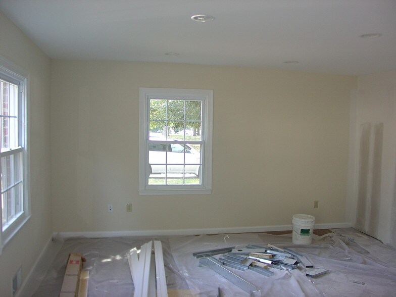 More Photos Of 1680 Village Green, Crofton Office For Sale