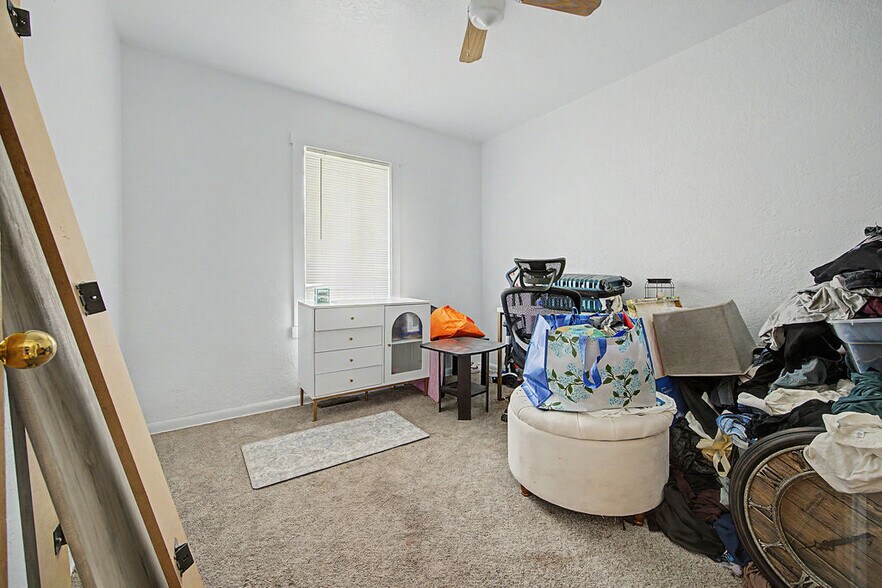 More Photos Of 630 W 6th St, Craig Apartments For Sale