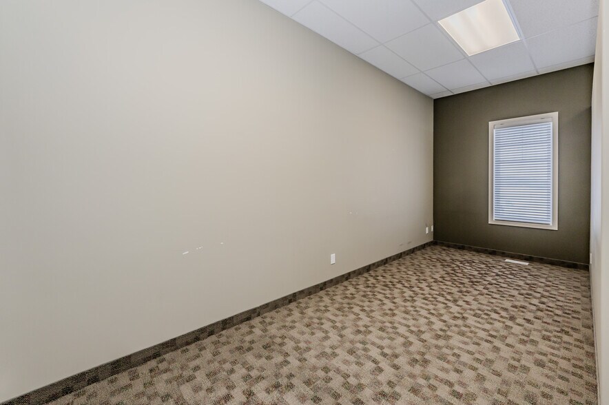 More Photos Of 90 Earl Martin Dr, Woolwich Medical For Lease