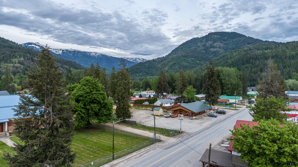 More Photos Of 118 4th ave, Clark Fork Supermarket For Sale