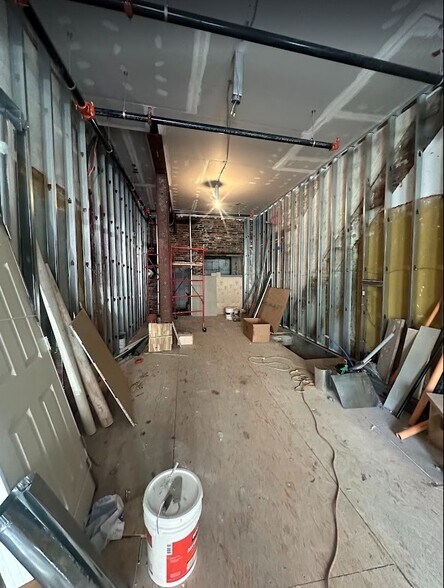 More Photos Of 703 S 4th St, Philadelphia Storefront Retail Residential For Lease