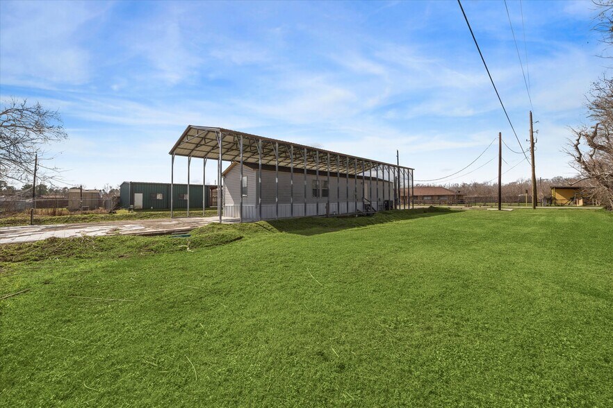 More Photos Of 3733 Rest Home Rd, Pearland Flex For Sale