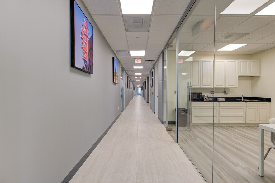 More Photos Of 9999 Bellaire Blvd, Houston Medical For Sale