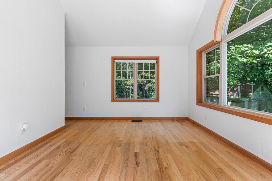 More Photos Of 41 Hobbs Rd, West Newfield Specialty For Sale