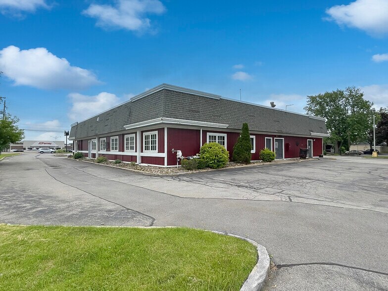 More Photos Of 7540 Transit Rd, Buffalo Restaurant For Sale
