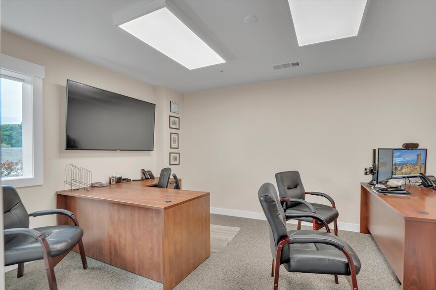 More Photos Of 5380 Gateway Plaza Dr, Benicia Industrial For Sale