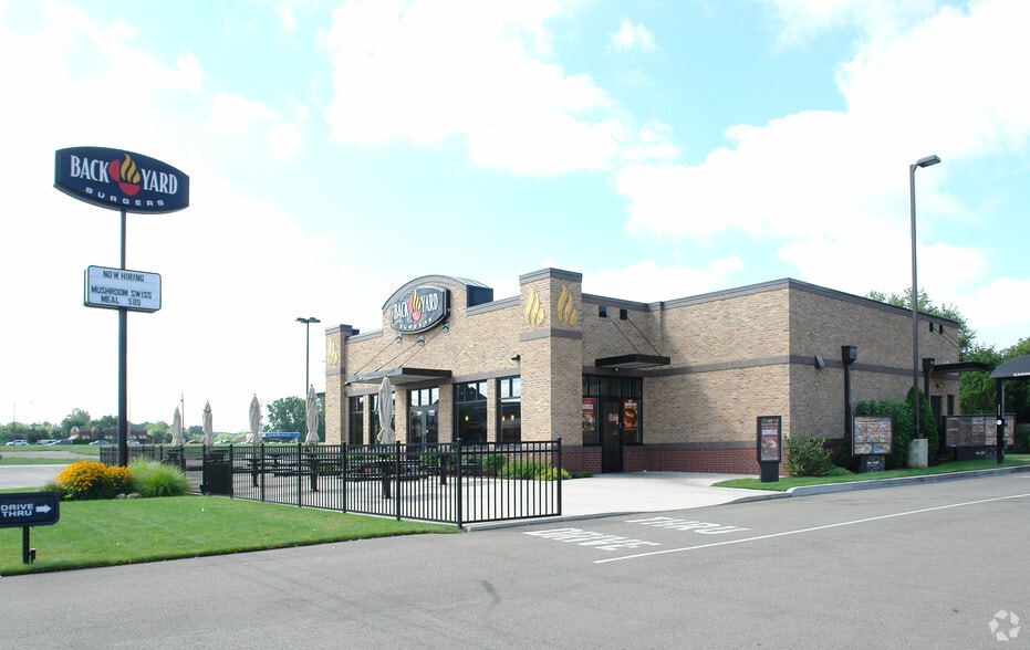 Primary Photo Of 1010 Peninsula Dr, Erie Fast Food For Sale