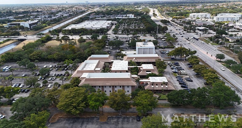 More Photos Of 7800 W Oakland Park Blvd, Sunrise Medical For Sale