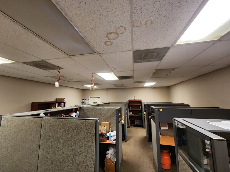 More Photos Of 700 22nd St, Bakersfield Warehouse For Lease