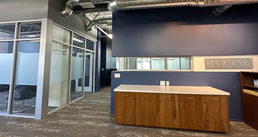 More Photos Of 800 E 12th St, Los Angeles Office For Sale