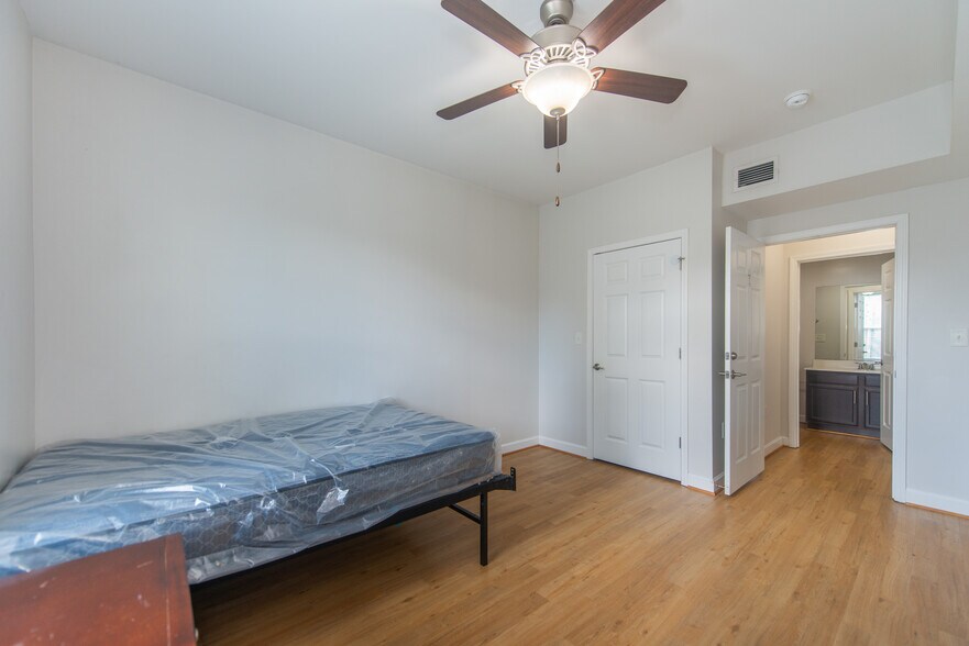 More Photos Of 5606 Campus Ridge Dr, Wise Multifamily For Sale