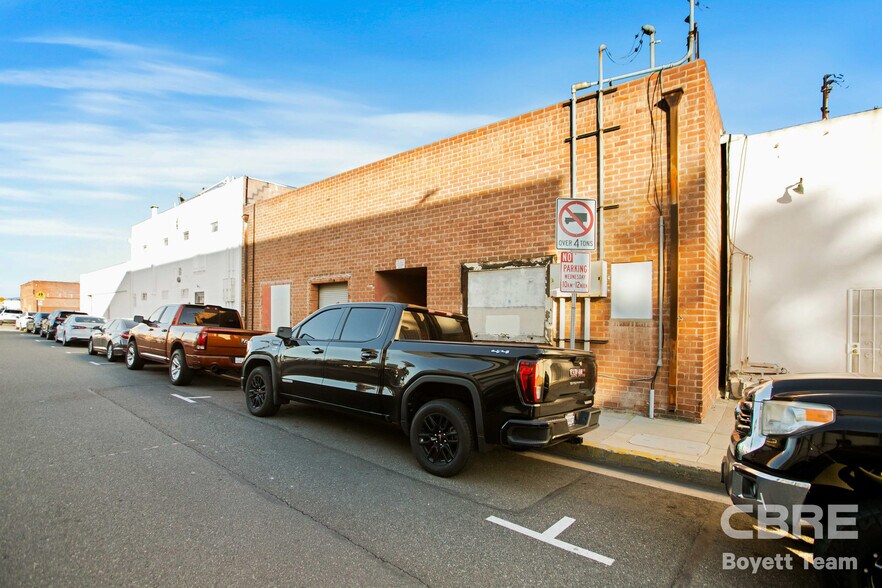 More Photos Of 12341 Hawthorne Blvd, Hawthorne Storefront For Sale