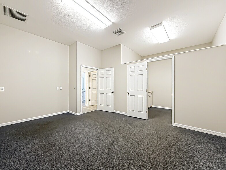 More Photos Of 15151 S US Highway 441, Summerfield Medical For Sale