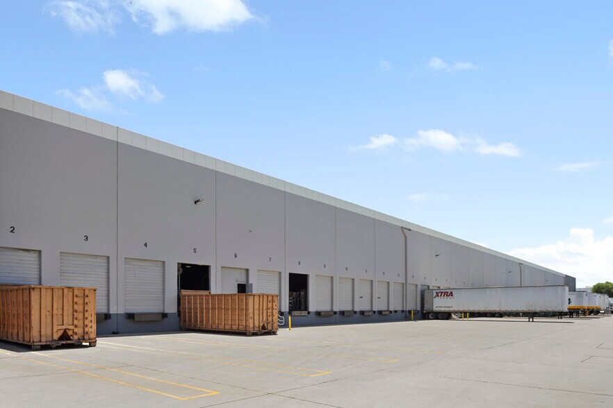 More Photos Of 1439 S 40th Ave, Phoenix Warehouse For Lease