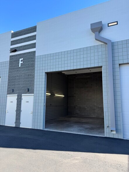 More Photos Of 31606 N Cave Creek Rd, Cave Creek Self Storage For Sale
