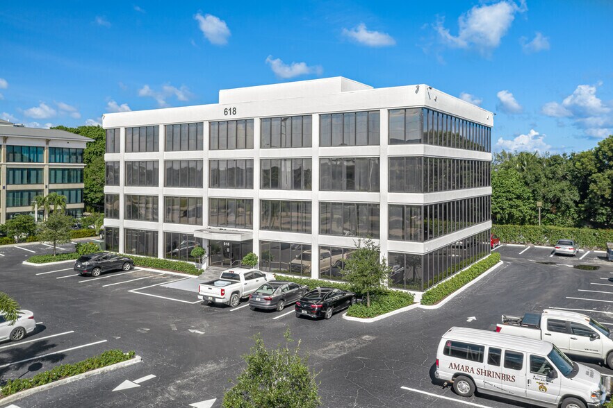 Primary Photo Of 618 US Highway 1, North Palm Beach Medical For Lease