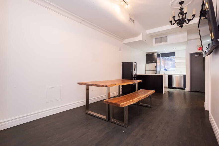 More Photos Of 1583 Rue Saint-Hubert, Montréal Medical For Sale