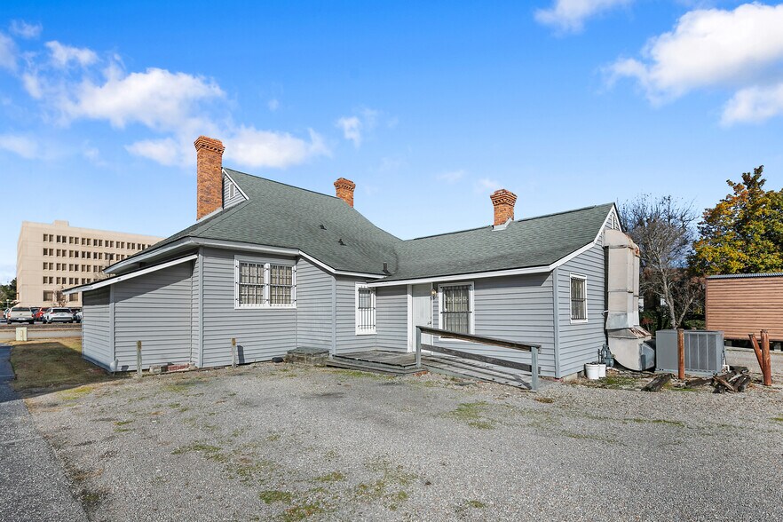 More Photos Of 127 S Cool Spring St, Fayetteville Office For Sale