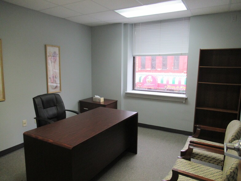 More Photos Of 427 E Monroe St, Springfield Office For Sale