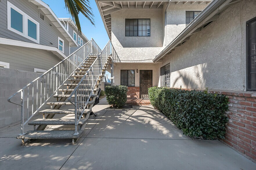 More Photos Of 8807 Canby Ave Ave, Northridge Apartments For Sale
