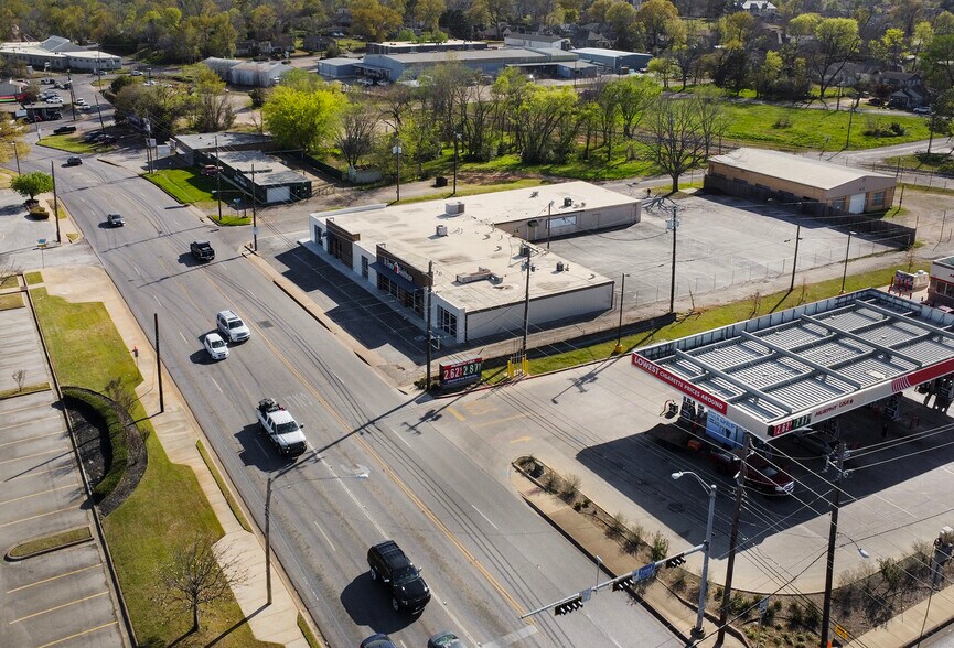 More Photos Of 415 Beckham Ave, Tyler Storefront For Sale