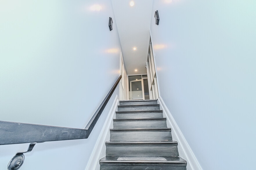 More Photos Of 3936 Amboy Rd, Staten Island Medical For Sale