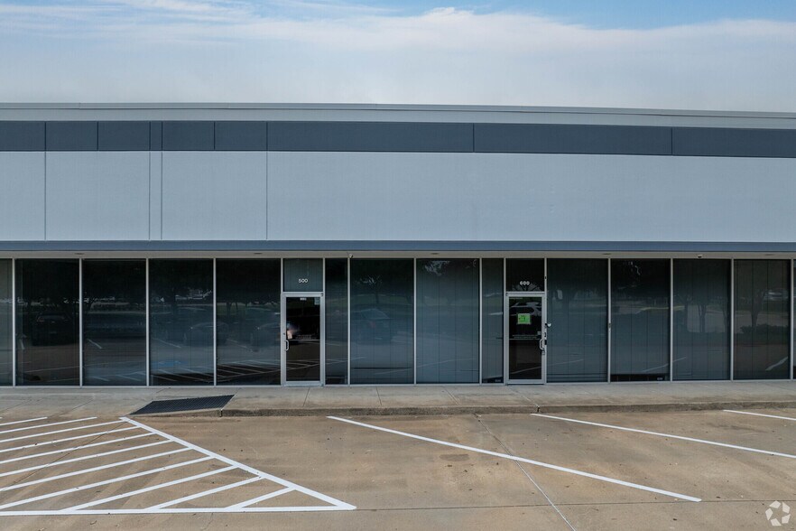 More Photos Of 12615 W Airport Blvd, Sugar Land Unknown For Lease