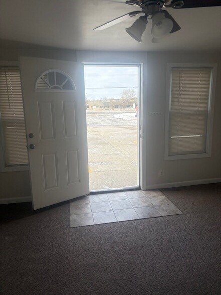 More Photos Of 10433 N Holly Rd, Holly Self Storage For Lease