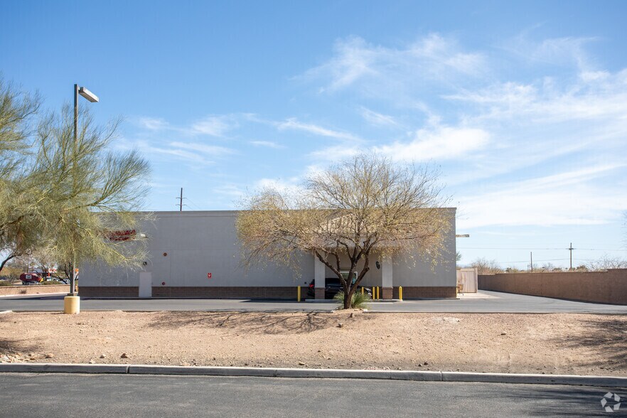 More Photos Of W Valencia Rd @ Cardinal Ave, Tucson Unknown For Lease