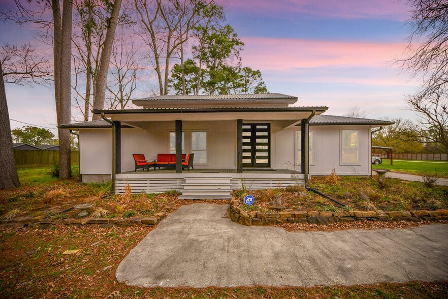 More Photos Of 5310 Logston Ln, Spring Flex For Sale