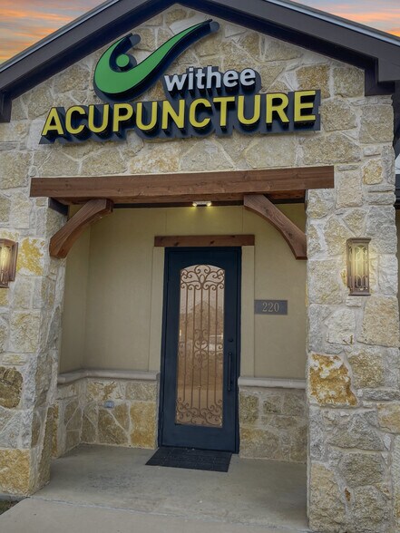 More Photos Of 255 W Lebanon, Frisco Medical For Lease