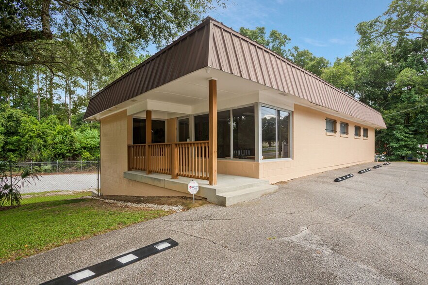 More Photos Of 6900 Fairfield Dr, Pensacola Office For Sale