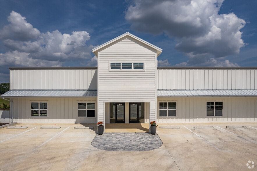 More Photos Of 11201 US-301, Oxford Restaurant For Lease