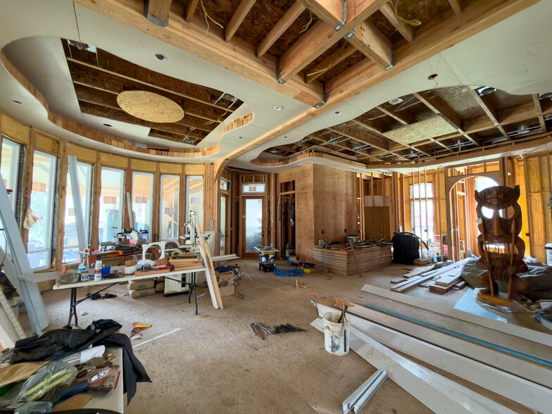 More Photos Of 46914 US-101, Bandon General Retail For Sale