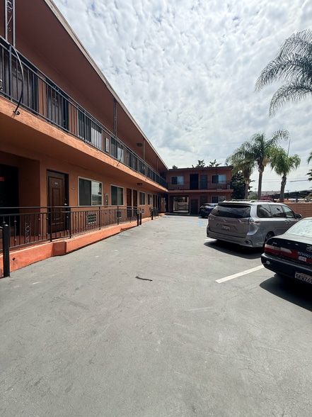 More Photos Of 4330 S Broadway, Los Angeles Hotel For Sale